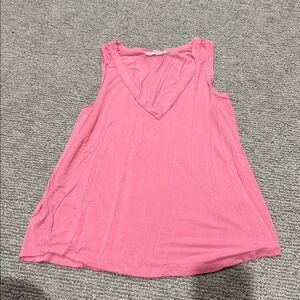 We The Free Pink V-Neck Top
Excellent condition